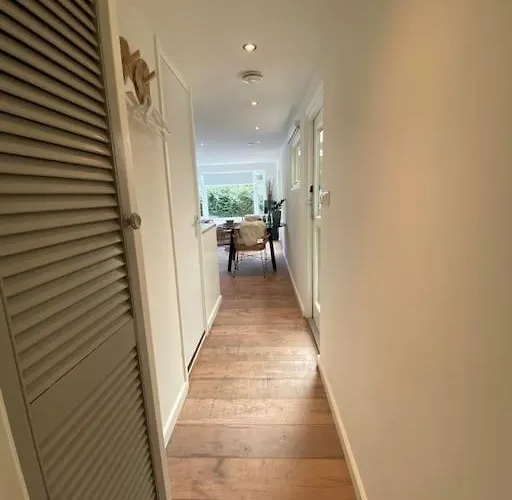 Volledig Opgeknapt Boschalet Met Airco Op De Veluwe Σαλέ