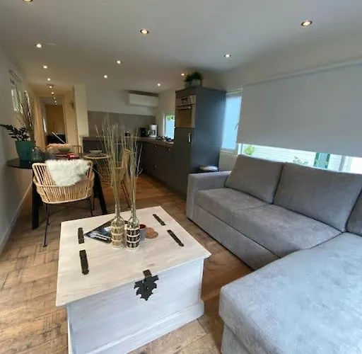 Σαλέ Volledig Opgeknapt Boschalet Met Airco Op De Veluwe